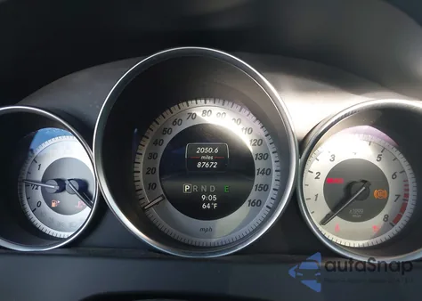 2015 Mercedes-Benz C 250 из США, поврежденный, VIN WDDGJ4HB4FG439586